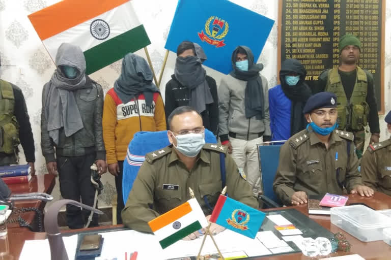 5 criminals arrested for robbery in csp in giridih