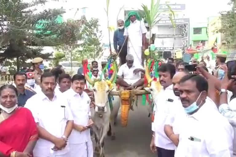 minister K C Veeramani conveys pongal wishes in tirupattur