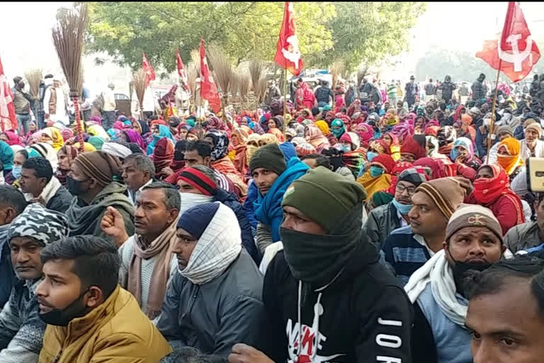 sarv karmchari sangh protest