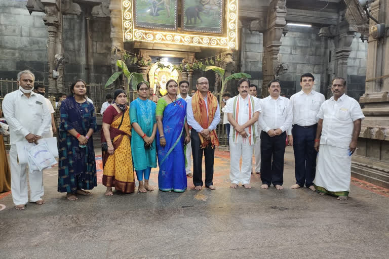 high court judge visit srikalahasti temple