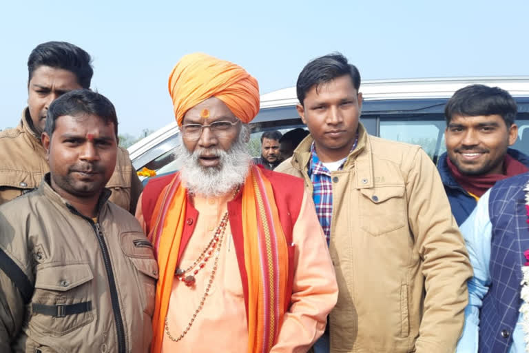 sakshi maharaj commented on farmers protest
