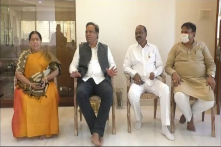 Ashish Shelar meets BJP leader