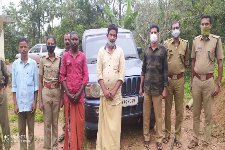 sandalwood theft  two seized over sandalwood theft case  palakkad  palakkad crime news  crime news  ചന്ദനക്കടത്ത്  പാലക്കാട് രണ്ട് പേര്‍ കൂടി പിടിയില്‍  പാലക്കാട്  പാലക്കാട് ക്രൈം ന്യൂസ്  ക്രൈം ന്യൂസ്