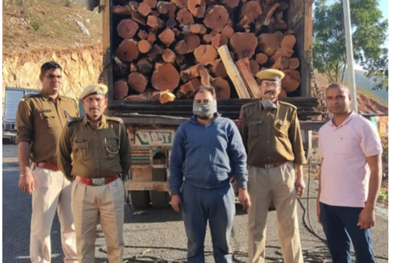 illegal well wood in Udaipur, Four smugglers arrested, Four smugglers arrested with illegal well wood