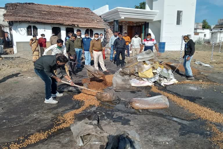 Liquor shop raids Gondia