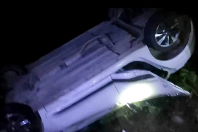 car overturned yamunanagar
