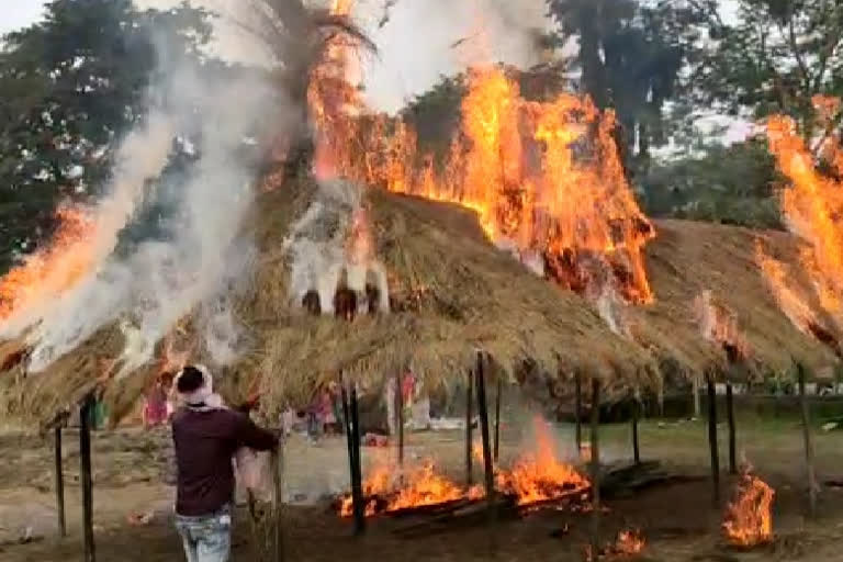 বটদ্ৰৱাৰ ঐতিহ্যমণ্ডিত দৌল মন্দিৰত ভোগালী বিহু উদযাপন