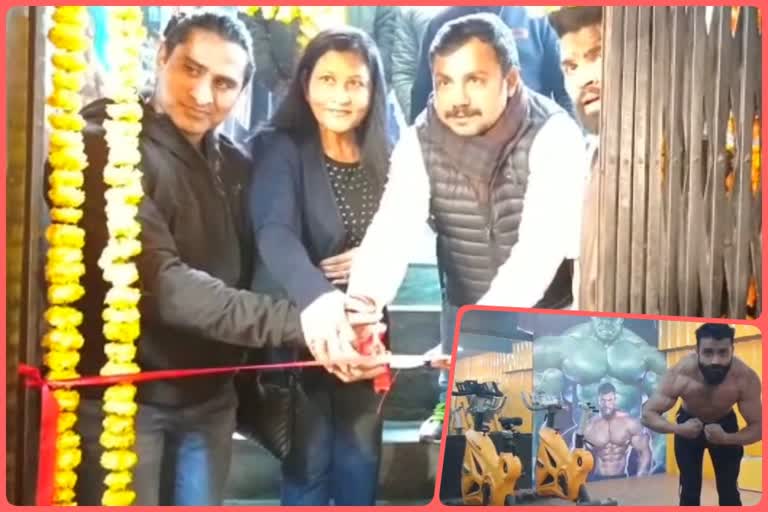 Councilor Manoj Mahalawat inaugurates gym at Katwaria Sarai,Delhi