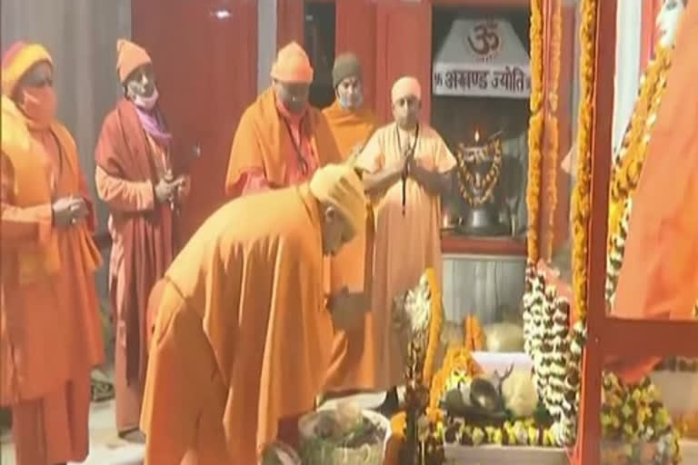 Yogi Adityanath offers 'khichdi' at Gorakhnath temple on Makar Sankranti