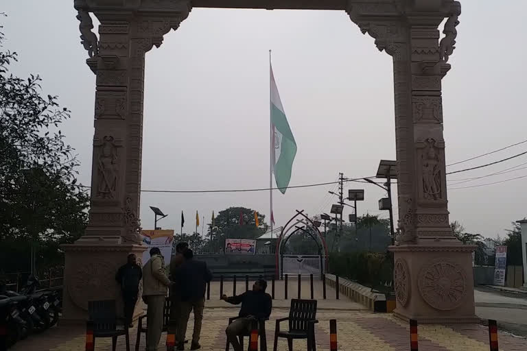 Yogi unfurls tallest Tricolour in Gorakhpur