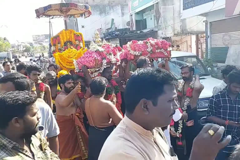 Ayyappa Swamy's gold jewelery procession was held in the Sangareddy district center