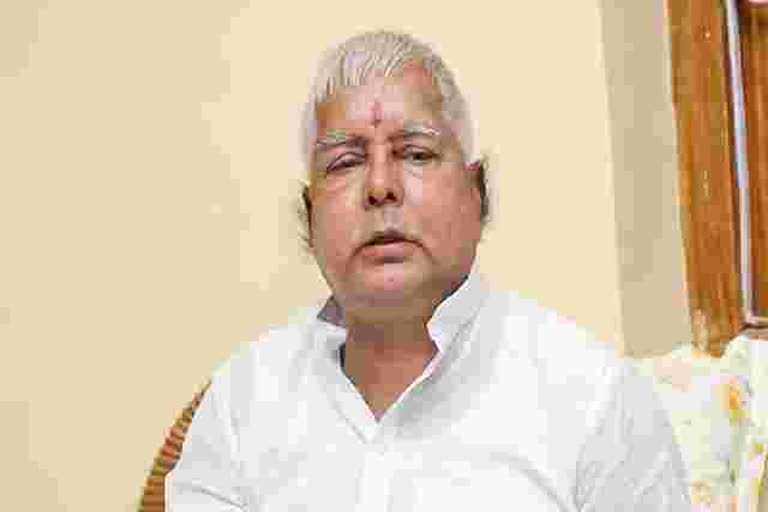 fans-not-reach-to-meet-lalu-yadav-in-makar-sankranti-in-rims