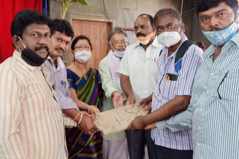 silver coating for yadadri temple doors and give work to handcraft workers