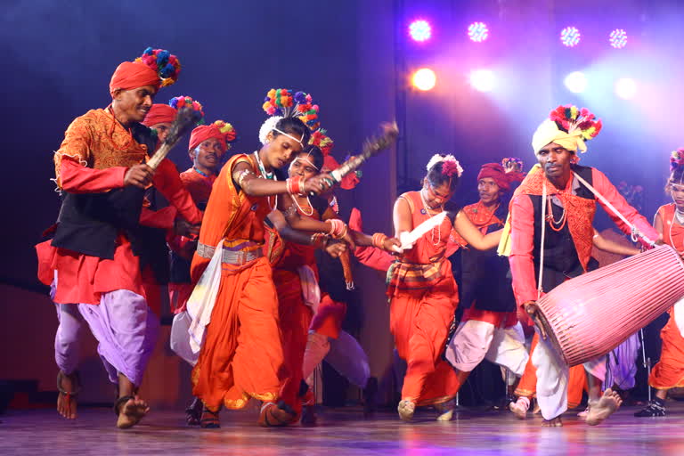 Gond tribal dance 'Karama and Saila' performed