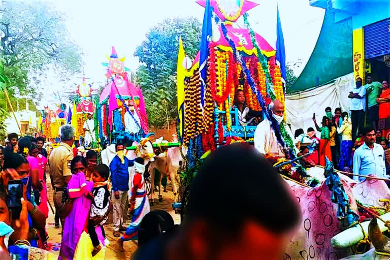 bullock carts pour into the Sri Kotta Konda Veerabhadraswamy Temple in Bhimadevarapalli