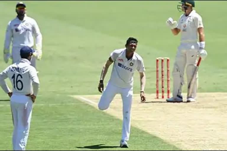 ind-vs-aus-navdeep-saini-complains-of-groin-pain-goes-off-field