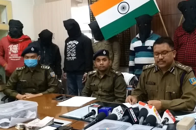 6 criminals seeking extortion arrested in dhanbad