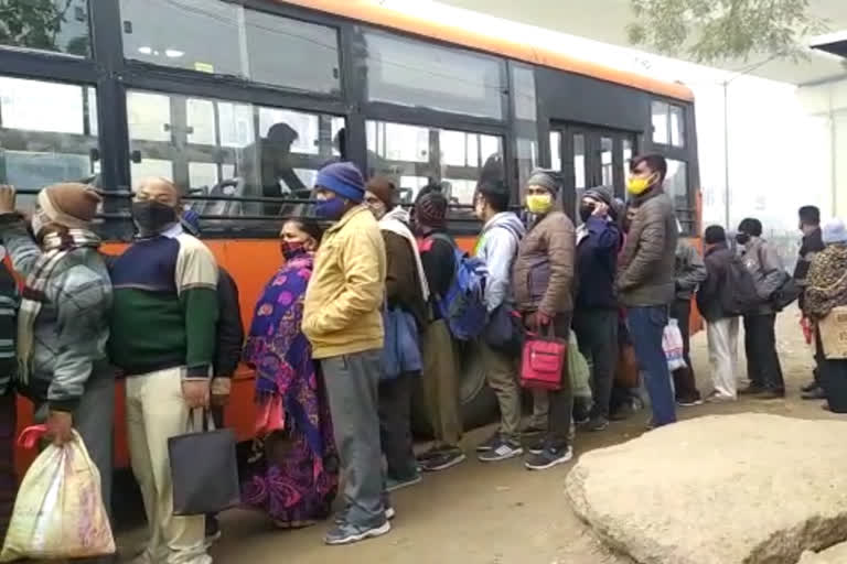 passengers facing bus service problem at kamruddin nagar