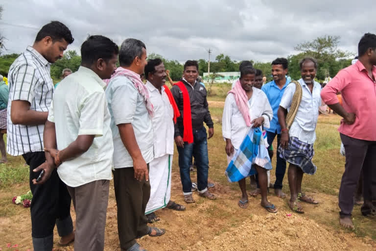 புதுக்கோட்டை மாவட்ட செய்திகள் Puthukottai latest news Ponnamaravathy People's Protest against graveyard Aggression Protest against graveyard Aggression Aggression graveyard Aggression பொன்னமராவதி சுடுகாடு ஆக்கிரமிப்பை கண்டித்து போராட்டம் பொன்னமராவதி சுடுகாடு சுடுகாடு சிபிஎம்