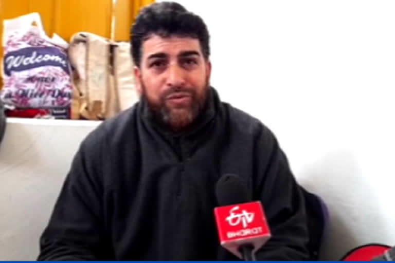 Mushtaq Ahmad Wani, father of Athar Mushtaq Wani speaking to ETV Bharat