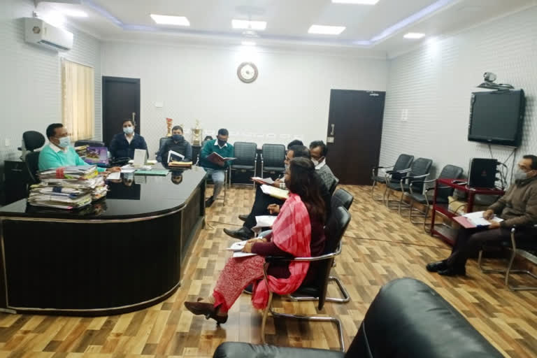 DDC took review meeting for several schemes in Jamshedpur