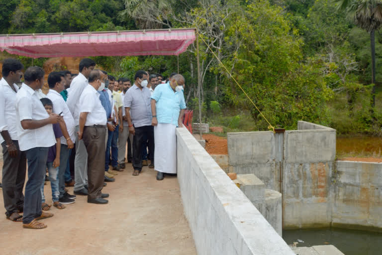 minister-madhuswamy-inspected-the-kindi-dam