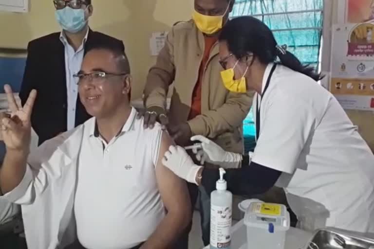 covid-vaccination-started-at-tinsukia