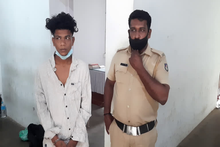 stealing gold Kaniyapuram jewelery  Main accused arrested in kaniyapuram  കണിയാപുരത്ത് സ്വർണക്കടയ്ക്ക് നേരെ ബോംബ് എറിഞ്ഞ പ്രതി പിടിയിൽ  മോഷണ കേസിലെ സൂത്രധാരനും മുഖ്യപ്രതിയും പിടിയിൽ