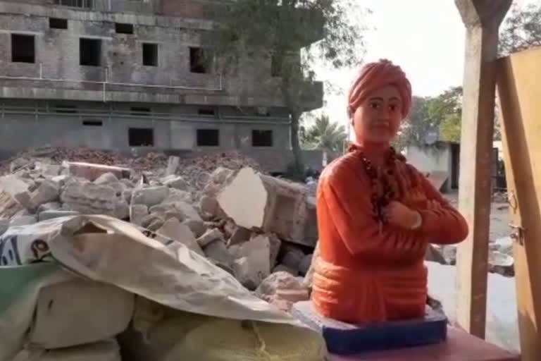 A private school building in the Lokeshwaram mandal center of Nirmal district was demolished by the landlord.