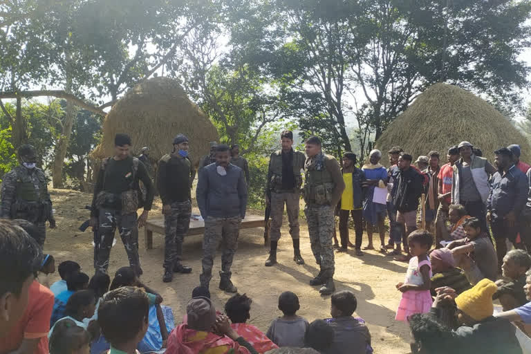 gumla SP visits Naxalite affected villages