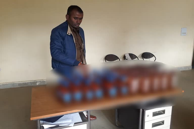 illegal liquor smugglers arrested in giridih