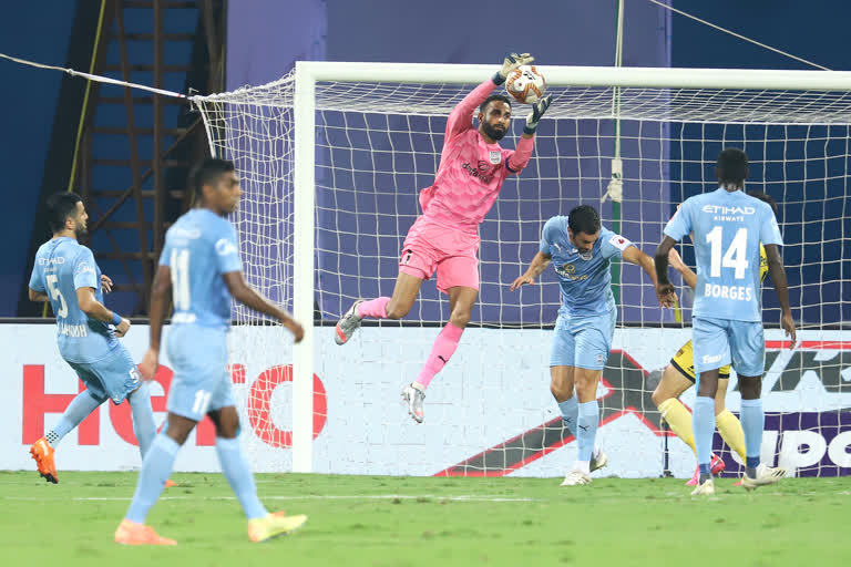 isl: HYDERABAD fc VS MUMBAI CITY