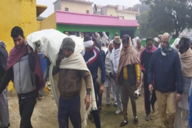 Bitter cold claims protesting farmer's life at Ghazipur border