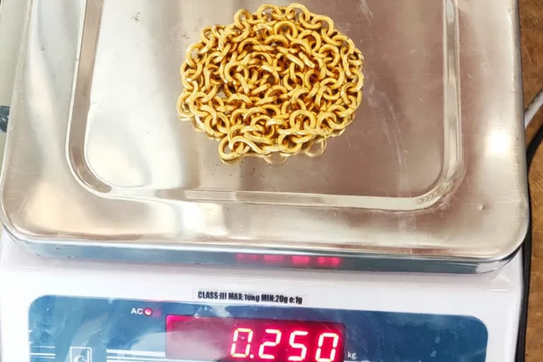 Kannur International Airport  Gold seized  കണ്ണൂർ അന്താരാഷ്ട്ര വിമാനത്താവളം  സ്വർണ വേട്ട  സ്വർണം പിടികൂടി