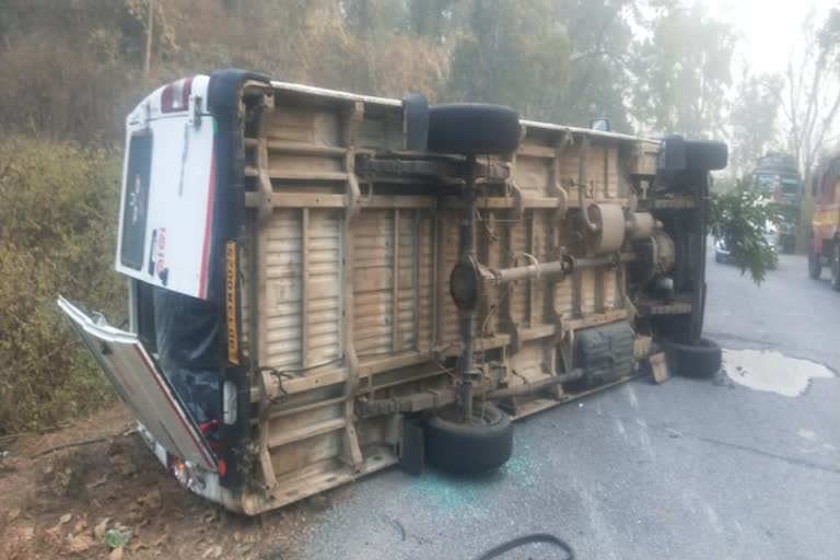 One Killed, 10 critical As Bhubaneswar-Bound Tourist Bus Overturns In Gajapati