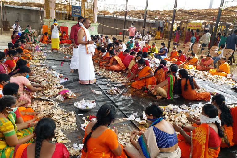 Counting of hundis in Ainovolu Mallanna temple in warangal urban district