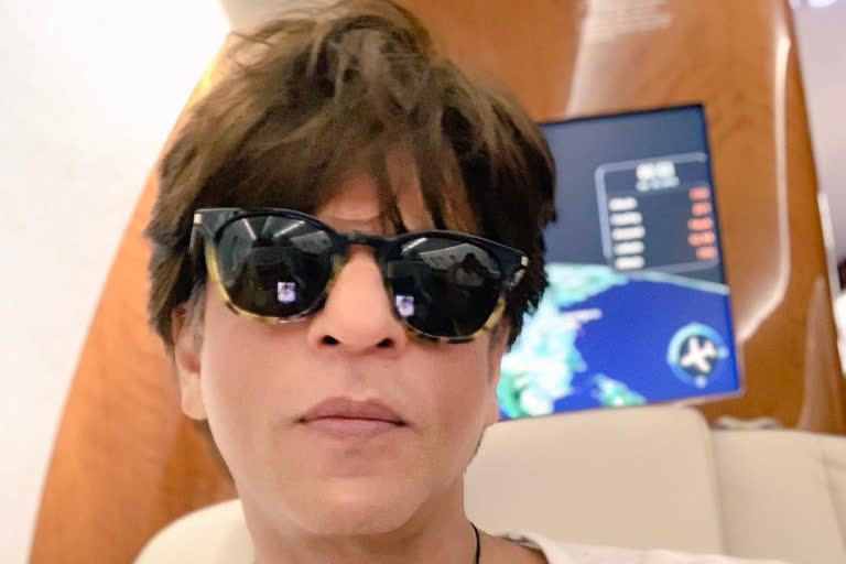 Shah Rukh Khan asks if he is 'affable', fans respond