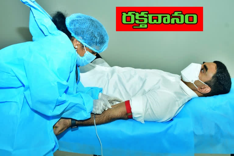 lokesh babu donates blood