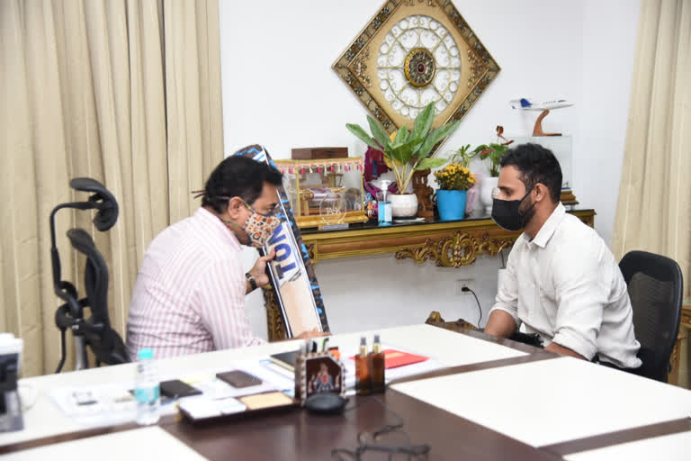 cricketer hanuma vihari, minister ktr