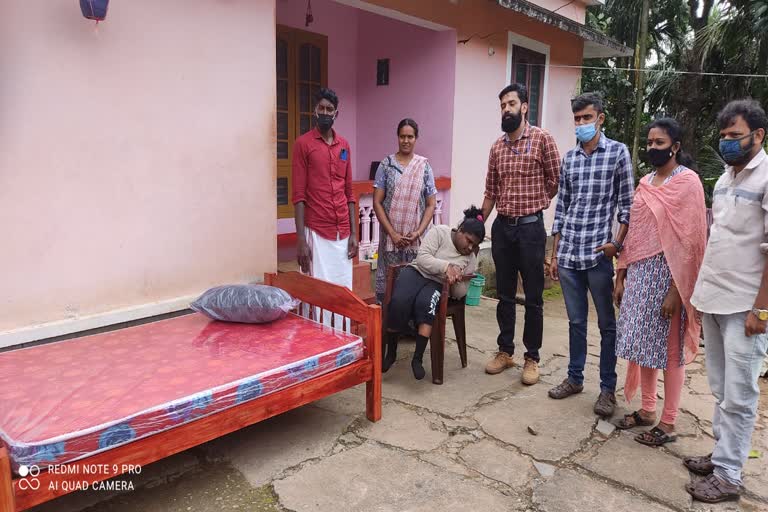 പാലക്കാട്ടെ ഭിന്നശേഷിക്കാരായ കുട്ടികൾ  Children with disabilities were provided with beds  provided with beds and cots in palakkad