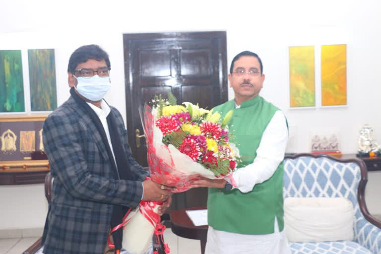 Pralhad Joshi calls on Jharkhand CM, discuss coal mining