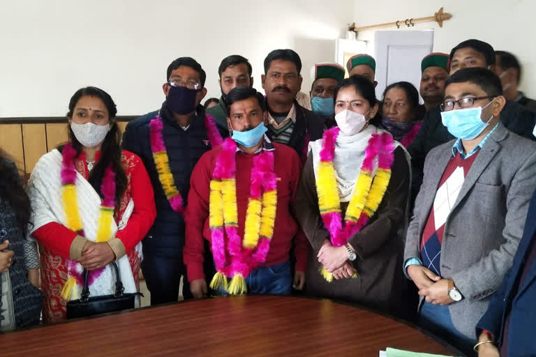 seema thakur become Nagar Panchayat Karsog predient