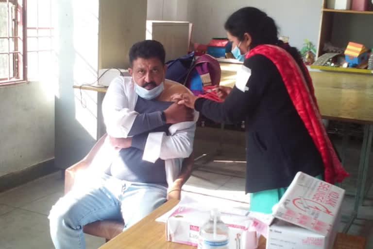 Covid vaccine in Bhoranj