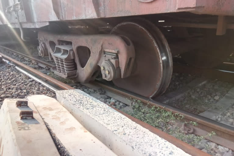 derailment of shaheed express train