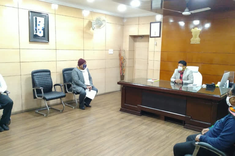 Former mayor of dhanbad opposed to increasing water connection fee