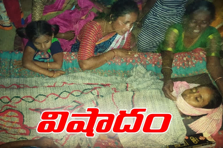 A woman died of electrocution in shakigouraram nalgonda district