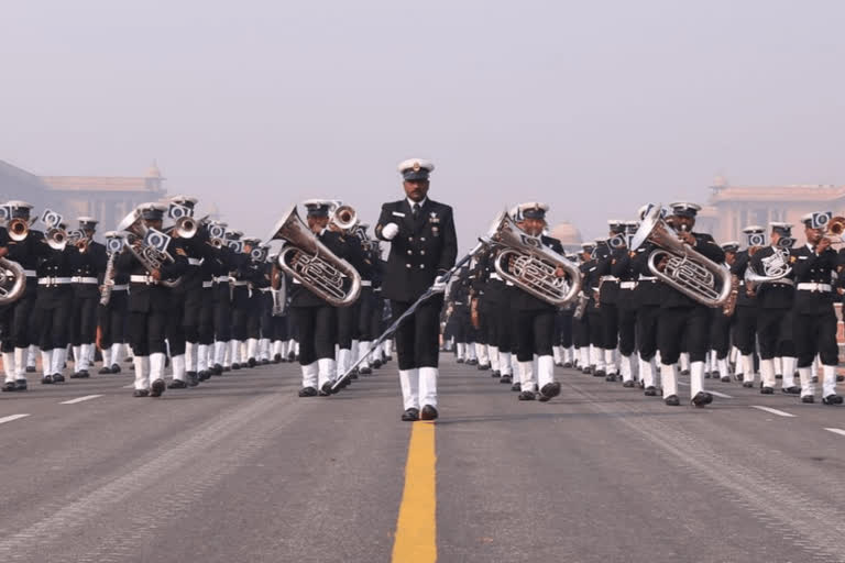 Delhi police making security on rajpath for republic day