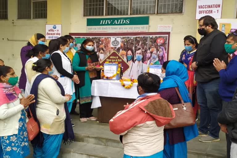 kharkhauda health workers corona vaccine