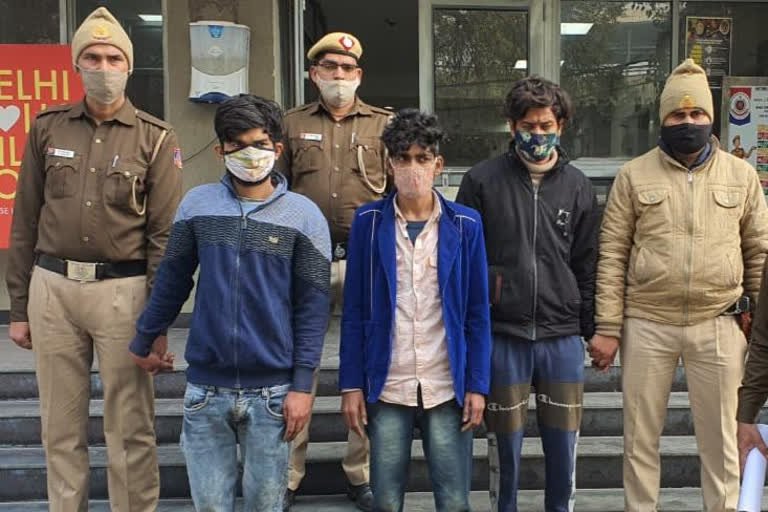 badarpur police arrested three mobile thief