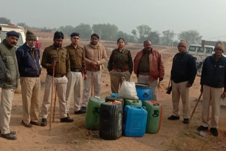 Jigana Police Station Large amount of raw liquor recovered in datia